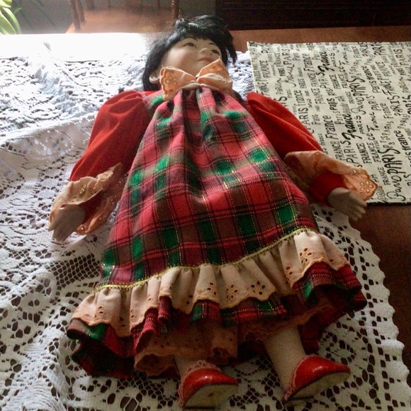 Asian girl doll - Picture 10 of 12